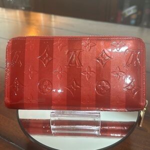 Pink and red Louis Vuitton Rayures Vernis long wallet EUC (With BOX & DU…